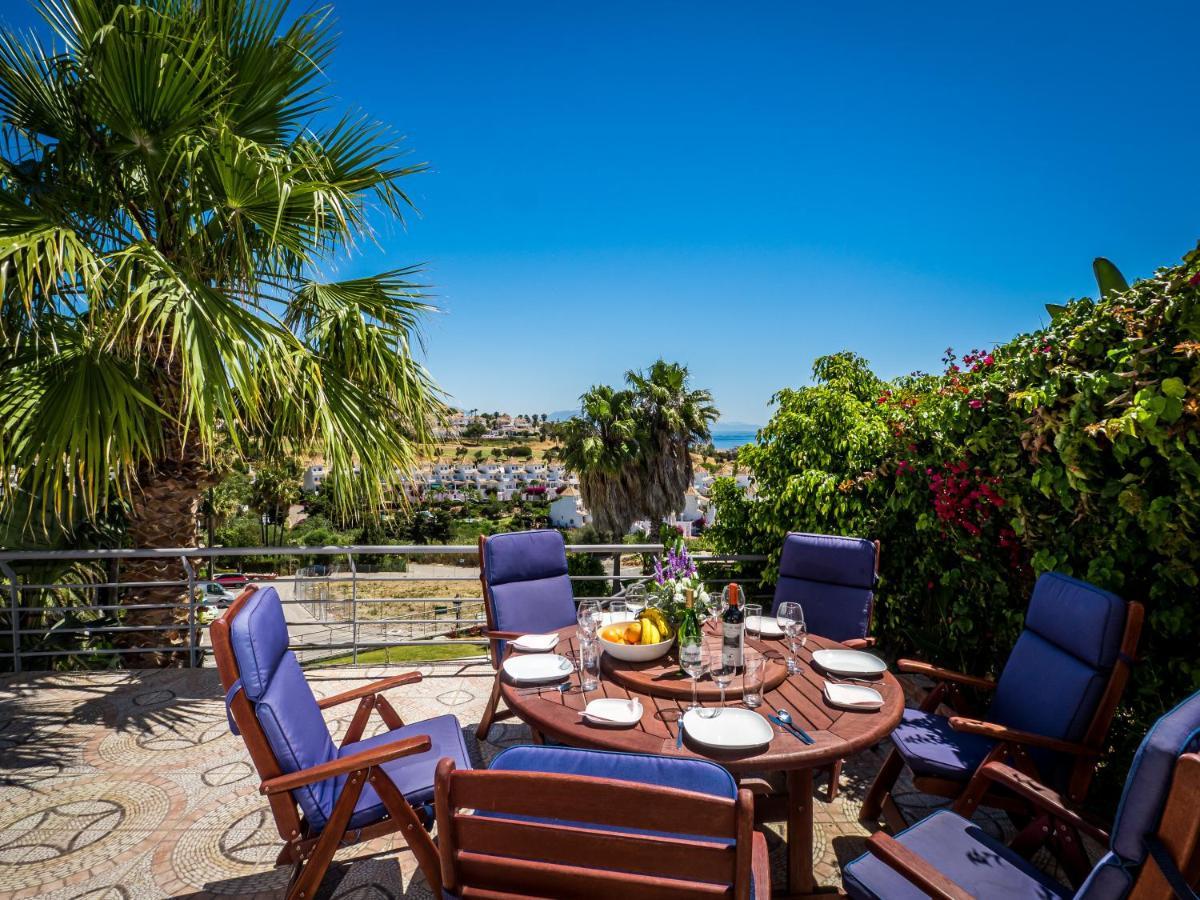 Villa Rosa luxury private large Villa to rent Manilva Esterno foto
