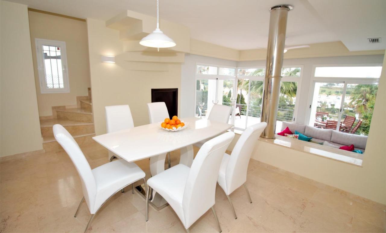 Villa Rosa luxury private large Villa to rent Manilva Esterno foto